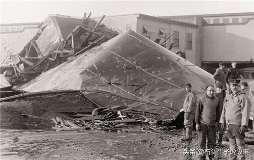 1萬噸糖漿爆炸,人像蒼蠅被黏成琥珀,21人被永久定格成了糖人 1萬噸糖漿爆炸,人像蒼蠅被黏成琥珀,21人被永久定格成了糖人