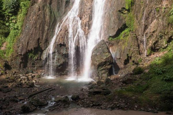 貴州不可多得的人間淨土,千泉歸壑,石奇瀑布更奇,遊客少消費低 貴州不可多得的人間淨土,千泉歸壑,石奇瀑布更奇,遊客少消費低
