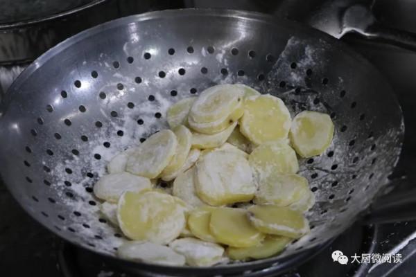油燜醬+椒麻湯+花椒油，鐵板魚麻辣鮮香，推出即成宴客大菜