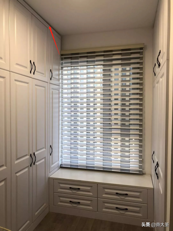 兩招空間擴容!10㎡臥室竟能塞下101個登機箱 兩招空間擴容!10㎡臥室竟能塞下101個登機箱