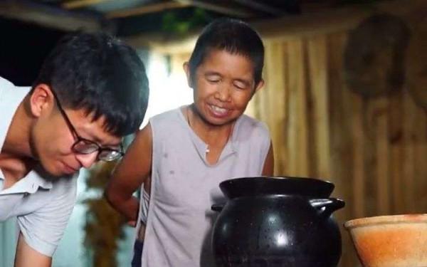 廣西50歲袖珍人,身高1.3米,卻年收入上百萬,憑啥? 廣西50歲袖珍人,身高1.3米,卻年收入上百萬,憑啥?