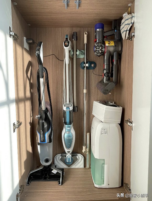 56平兩居室學區房，不做吊頂很舒適，電視牆是全屋亮點，美觀實用