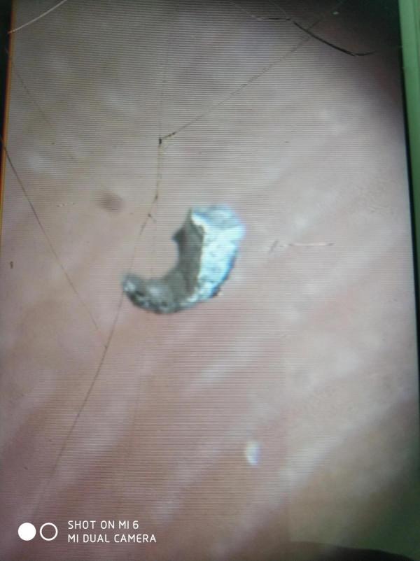 石隕石身上脫落的單質鐵鎳金屬顆粒形狀如何? 石隕石身上脫落的單質鐵鎳金屬顆粒形狀如何?