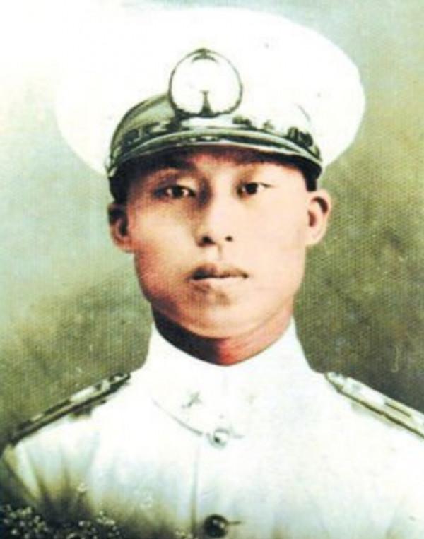 參加空軍因身高被拒,後成為第一個擊落侵華日軍戰機的中國飛行員 參加空軍因身高被拒,後成為第一個擊落侵華日軍戰機的中國飛行員