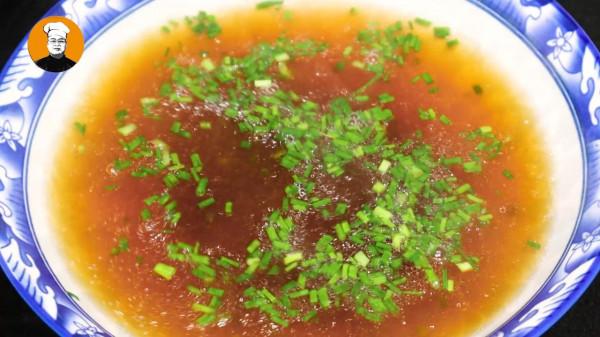 10分鐘搞定的清湯麵,不放辣椒不放肉,清爽美味,比油潑面還好吃 10分鐘搞定的清湯麵,不放辣椒不放肉,清爽美味,比油潑面還好吃