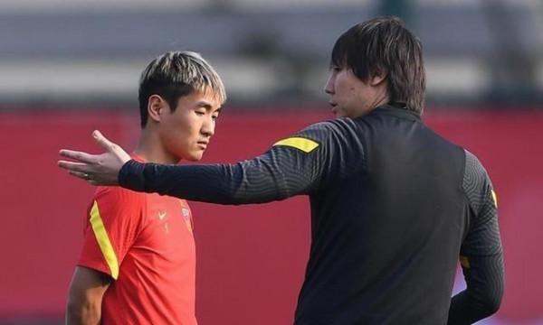 國足世預賽首發猜想！門將王大雷霸氣外露，鄭錚越老越妖