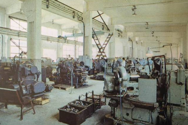 2001年，中國加入WTO，中美兩國就迎來了國運的轉折點