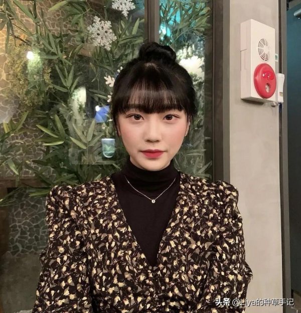 大腸髮圈、鯊魚夾過時了?2021流行土味配飾 大腸髮圈、鯊魚夾過時了?2021流行土味配飾