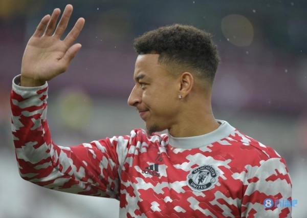 林加德場邊熱身，西漢姆球迷高唱“他想回來”