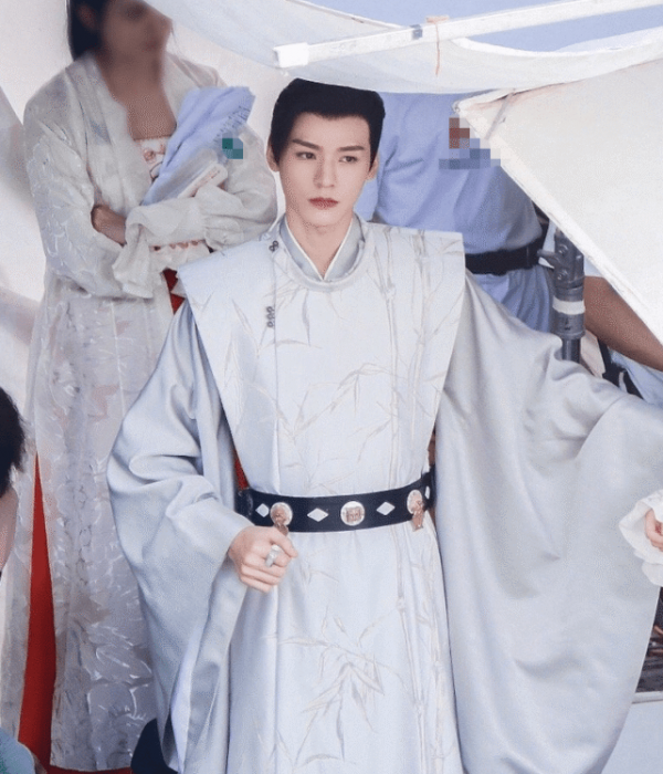 熬過了2021年的“古偶醜男潮”，2022年終於可以上岸狂歡了