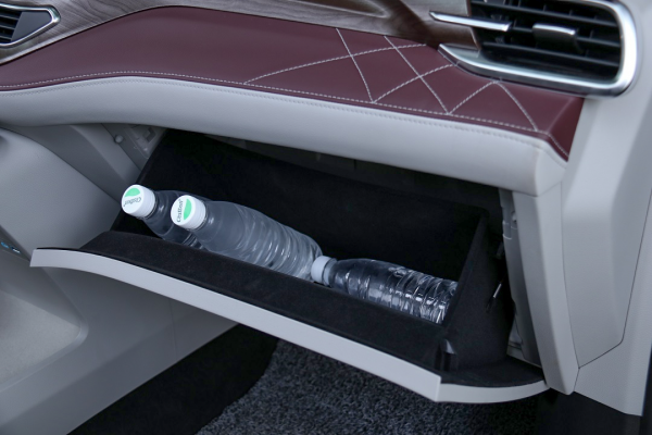 中國式家庭用車標杆 第三排不再是“硬板凳”福特領裕空間測評 中國式家庭用車標杆 第三排不再是“硬板凳”福特領裕空間測評