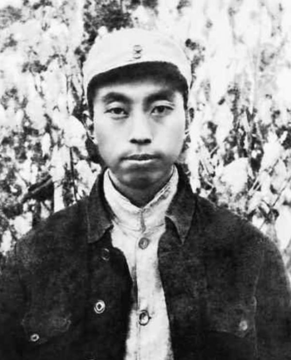 76年毛主席逝世，汪東興看過悼詞後提出一點意見，華國鋒：我贊成