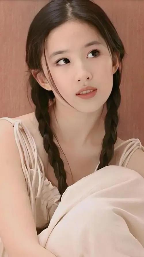 劉亦菲VS劉詩詩圖集：你更加磕誰的顏？