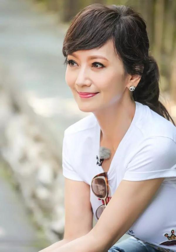 張敏重現“回眸殺”,炒冷飯大可不必 張敏重現“回眸殺”,炒冷飯大可不必