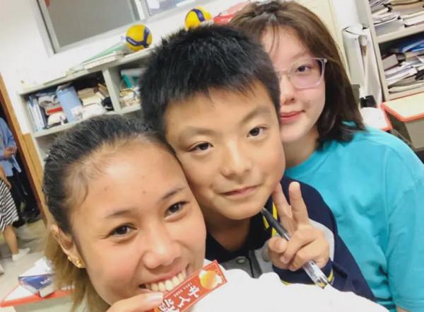 中英燈謎、九大遊戲、牛人獎券…成外中加師生DIY歡度中秋佳節