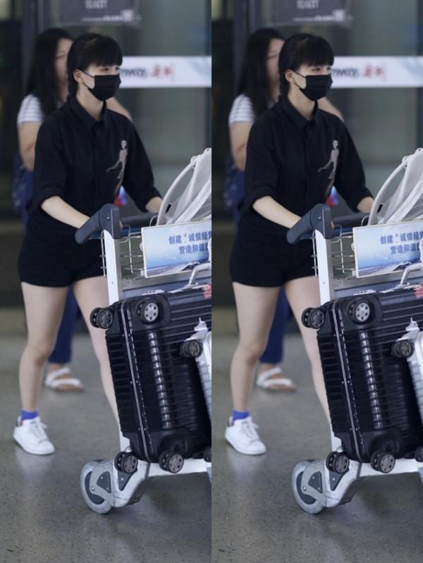 楊麗萍外甥女愛把自己往老了打扮，才20多歲就挺成熟，真讓人意外