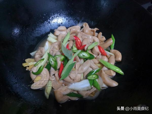 它叫粉腸,很多人以為是腸子,其實它不是,脆嫩爽口廣東人愛吃它 它叫粉腸,很多人以為是腸子,其實它不是,脆嫩爽口廣東人愛吃它