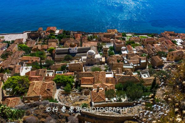 僅20人的小島，儲存著中世紀城堡，90%本地遊客是去拍婚紗度蜜月