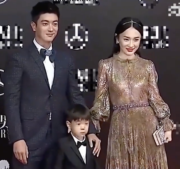 汪峰被凍到嘴裡冒白氣，竇靖童冷到咬緊牙關，吳京五官扭曲直髮抖