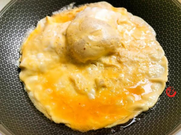 西紅柿炒雞蛋，許多人都做錯了！大廚：多加2步，味道大不一樣