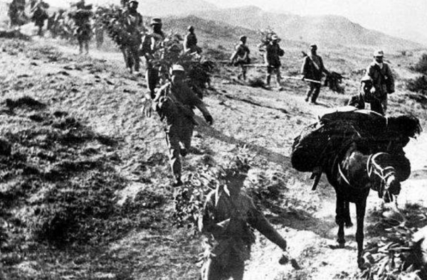 1947年孟良崮戰役，許世友怒摔粟裕電話，戰後不出來，怕被陳毅罵