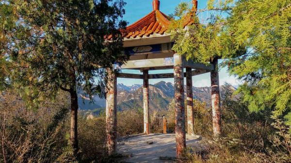 北京徒步登山:人少且免費的爬山步道,房山石花洞鳥語林風景區 北京徒步登山:人少且免費的爬山步道,房山石花洞鳥語林風景區