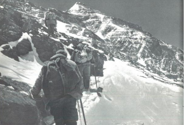 中尼珠峰主權歸屬引爭端，毛主席巧用妙招化解，挫敗印度不軌企圖