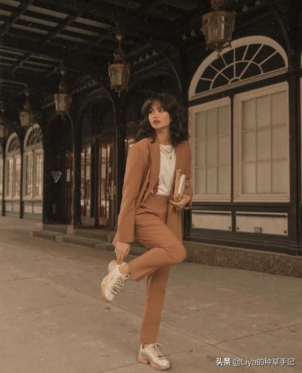 成套穿 = 洋氣 + 高階 成套穿 = 洋氣 + 高階