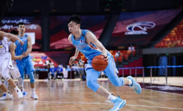 新疆男籃完成重要簽約！單場51分後衛正式加盟 爭議老總重施故伎