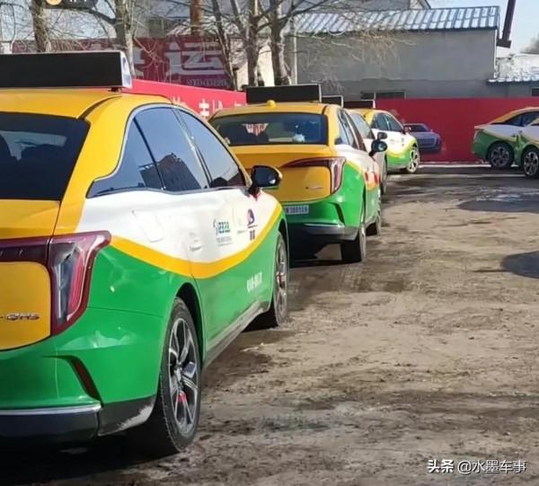 東北新上線的電動計程車燒酒精取暖，不是在換電就是在換電的路上