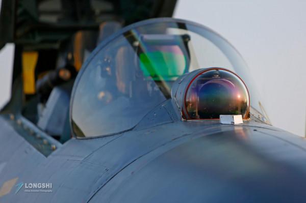 美軍雙航母來威懾,解放軍19架軍機戰巡,不給五角大樓挑釁的機會 美軍雙航母來威懾,解放軍19架軍機戰巡,不給五角大樓挑釁的機會