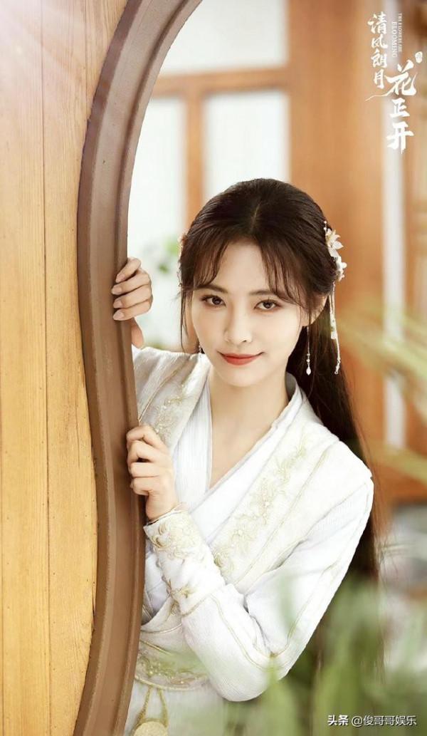 許佳琪新劇差評不少,被說與黃聖池像演母子,昔日閨蜜鞠婧禕躺槍 許佳琪新劇差評不少,被說與黃聖池像演母子,昔日閨蜜鞠婧禕躺槍