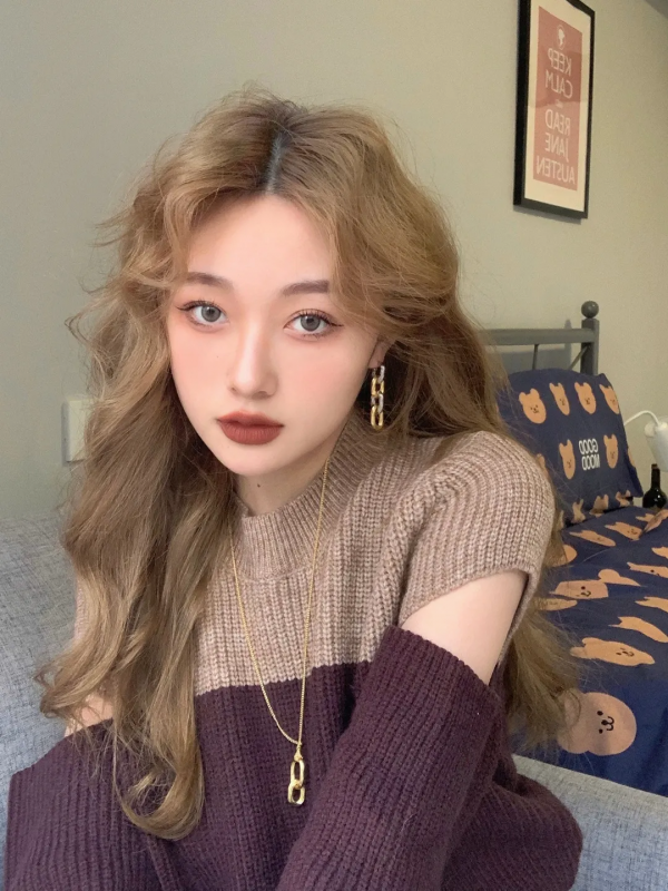 別再亂披頭髮了！這3款新年髮型才夠美夠撩人