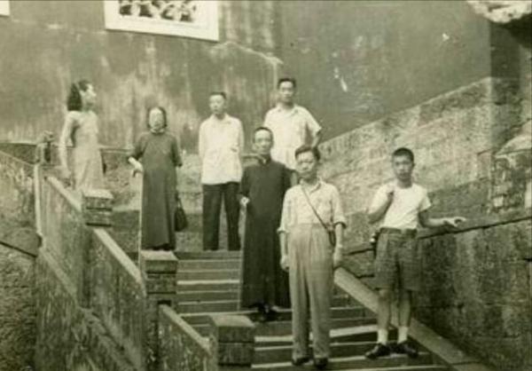 陳布雷寫10封遺書,吞200粒安眠藥去世,蔣介石書橫匾:當代完人 陳布雷寫10封遺書,吞200粒安眠藥去世,蔣介石書橫匾:當代完人