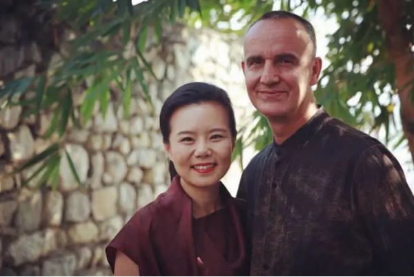 龔琳娜：手撕王菲因“忐忑”出圈，嫁二婚老外與母親斷聯10年