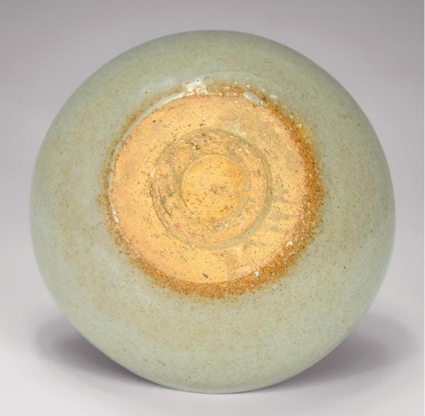 北宋刻劃牡丹紋青釉碗