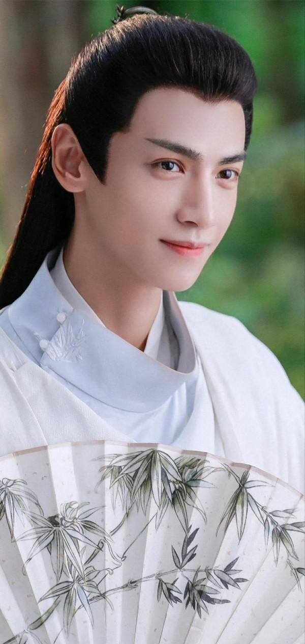 誰說大紅太俗氣?這6位紅衣造型又酷又颯,歪頭殺邪媚直擊觀眾心 誰說大紅太俗氣?這6位紅衣造型又酷又颯,歪頭殺邪媚直擊觀眾心