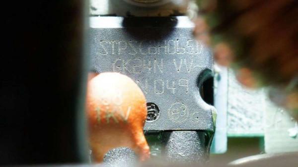 航嘉MVP K1000 1000W旗艦全模組PC電源拆解