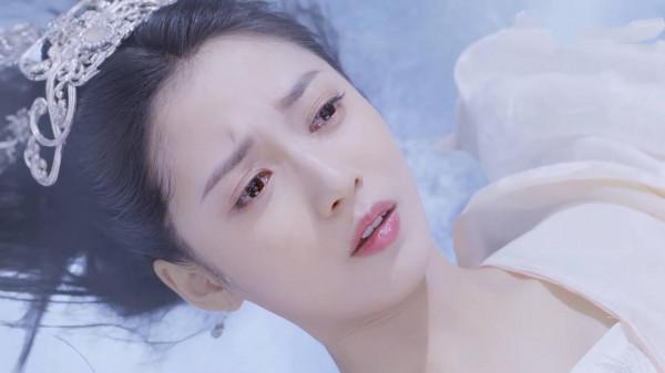 奇幻史詩變糊弄古偶，李易峰新劇《鏡·雙城》到底失敗在哪兒？