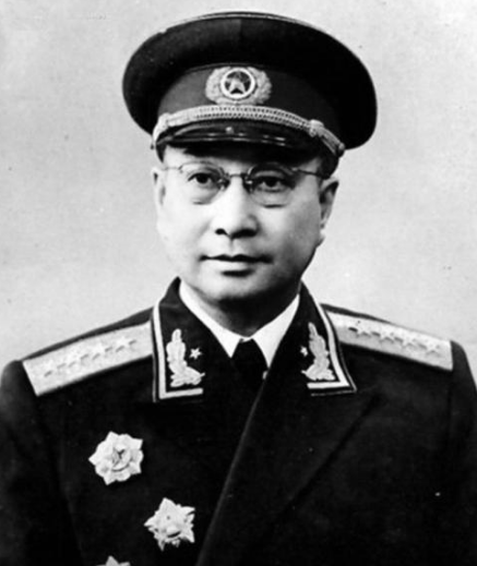 共和國“五虎將”都有誰？為何1947年，陳毅向中央發報沒有徐向前