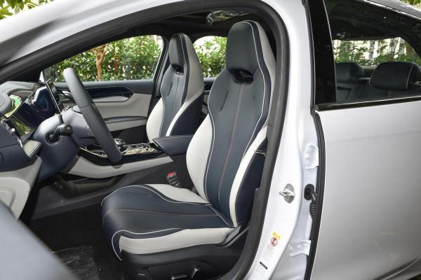 實拍秦PLUS EV,綜合實力很出色,價格不貴空間大,家用正合適 實拍秦PLUS EV,綜合實力很出色,價格不貴空間大,家用正合適