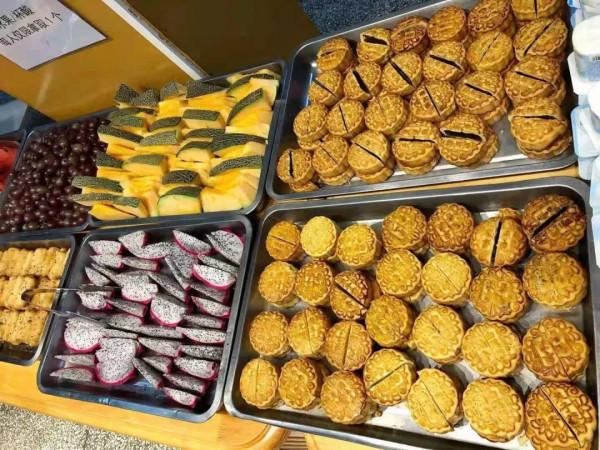 鐵院中秋情更濃 朗月清輝映九州