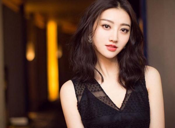 景甜在節目中高呼要脫單！別逗了！明星也找不到物件？