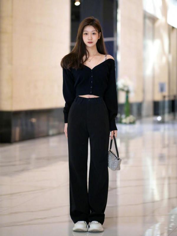 深秋不要亂穿衣,今年流行“短上衣+高腰褲”,適合小個子女生 深秋不要亂穿衣,今年流行“短上衣+高腰褲”,適合小個子女生