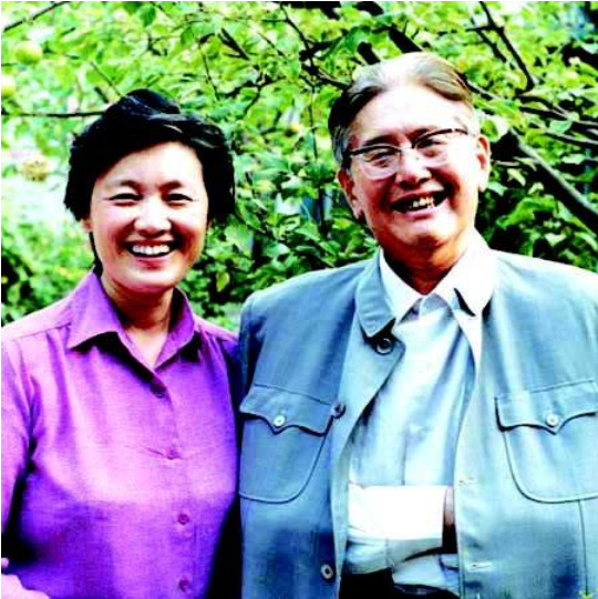 章含之喬冠華相愛10年，去世前：不要和喬冠華葬在一起，女兒不解