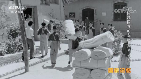 【黨史百年·天天學】習近平復信國際友人親屬,信中都提到了誰? 【黨史百年·天天學】習近平復信國際友人親屬,信中都提到了誰?