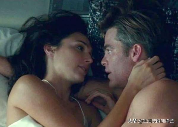 50個在電影中很常見但在現實生活中不可能出現的情節