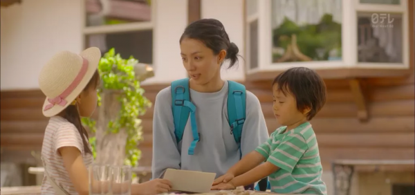 女兒被幼兒園“勸退”的媽媽：廢掉一個孩子，只需要幫他做一切…