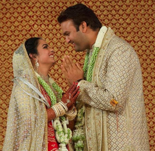 首富千金伊莎:父親擠下馬雲成亞洲首富,結婚時狠砸7億與民同樂 首富千金伊莎:父親擠下馬雲成亞洲首富,結婚時狠砸7億與民同樂