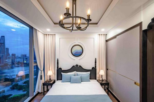 年輕夫妻太有眼光了，買到“一線”湖景房，普通高層房根本比不了